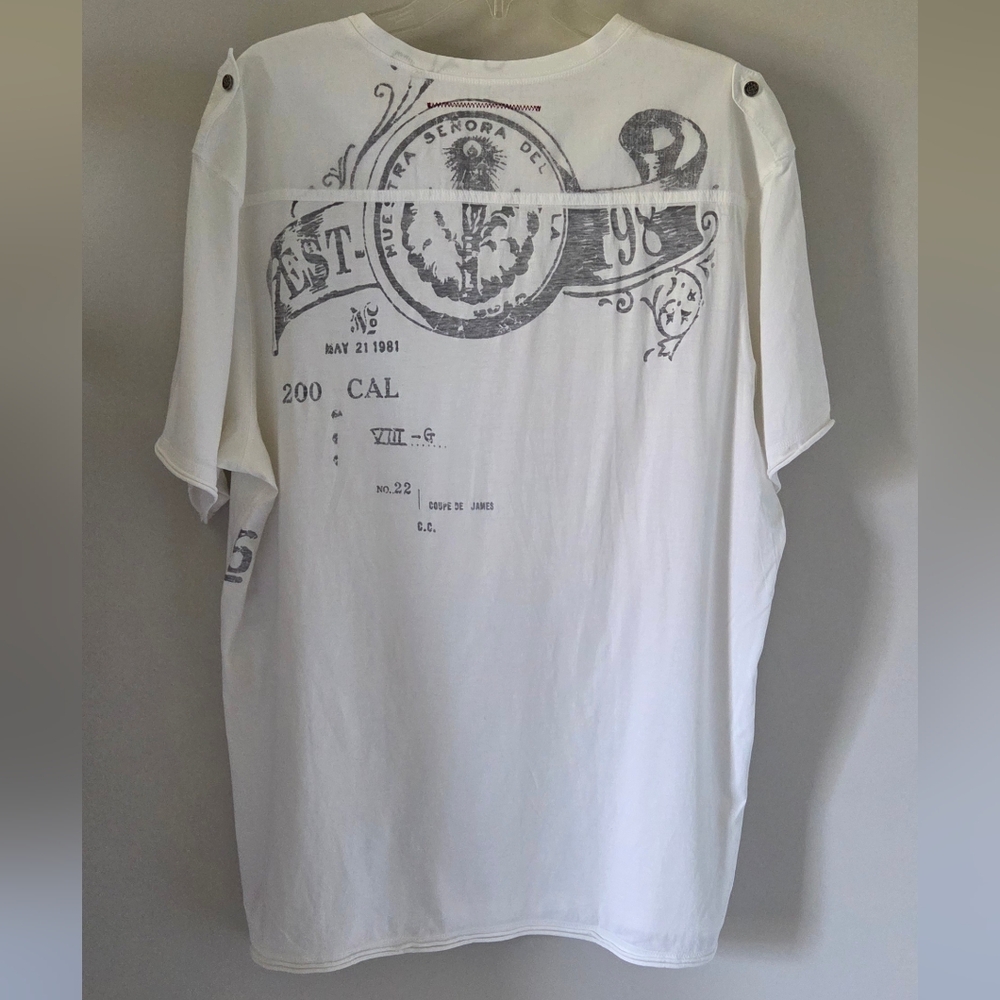 GUESS White Men's V-Neck Graphic Shirt XXL - Picture 2 of 7